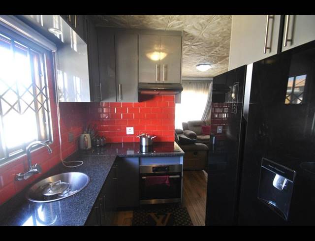 2 BEDROOM HOUSE FOR SALE IN DAWN PARK